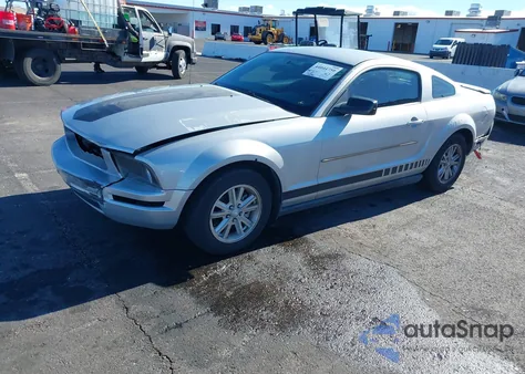 2007 Ford Mustang V6 Deluxe/V6 Premium z USA, uszkodzony, nr VIN 1ZVFT80N675298950
